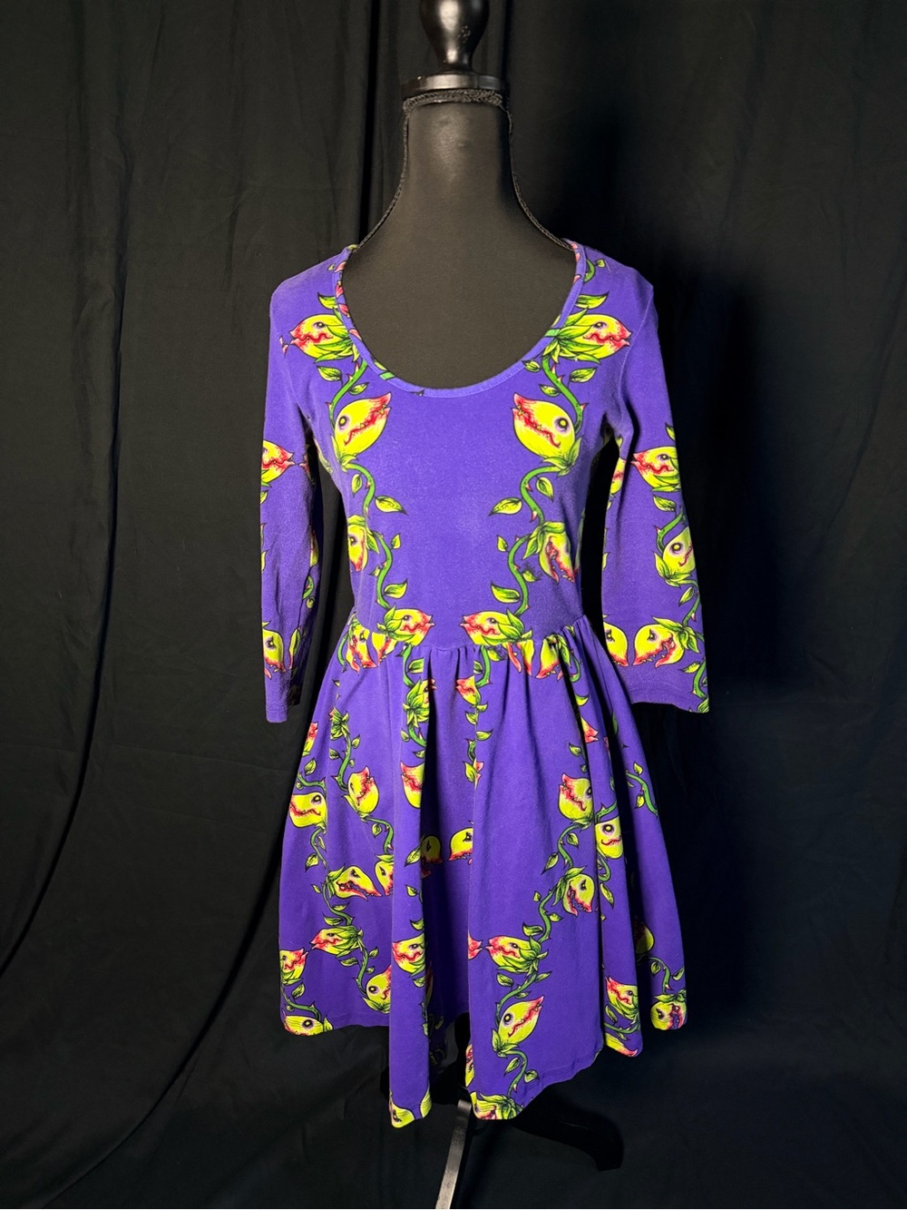 Deadly Dames Haunted Honey Venus Fly Trap Dress